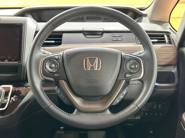 HONDA FREED HYBRID 2023