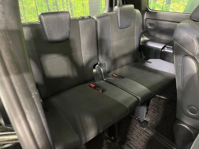 TOYOTA NOAH HYBRID 2017