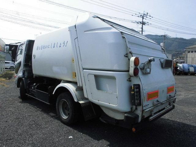 MITSUBISHI FUSOU FIGHTER 2009