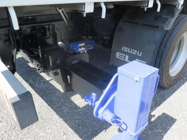 ISUZU ELF 2013