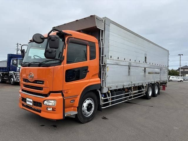 NISSAN DIESEL Quon 2011