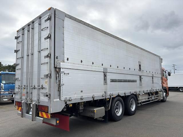 NISSAN DIESEL Quon 2011