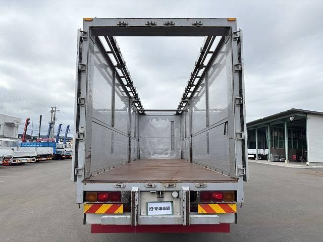 NISSAN DIESEL Quon 2011