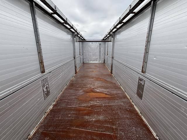 NISSAN DIESEL Quon 2011