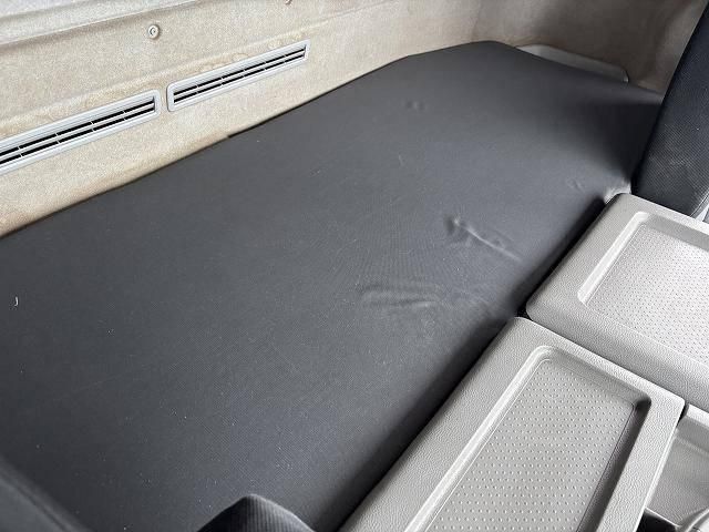 NISSAN DIESEL Quon 2011