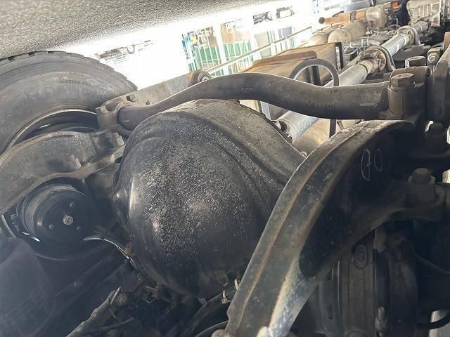 NISSAN DIESEL Quon 2011