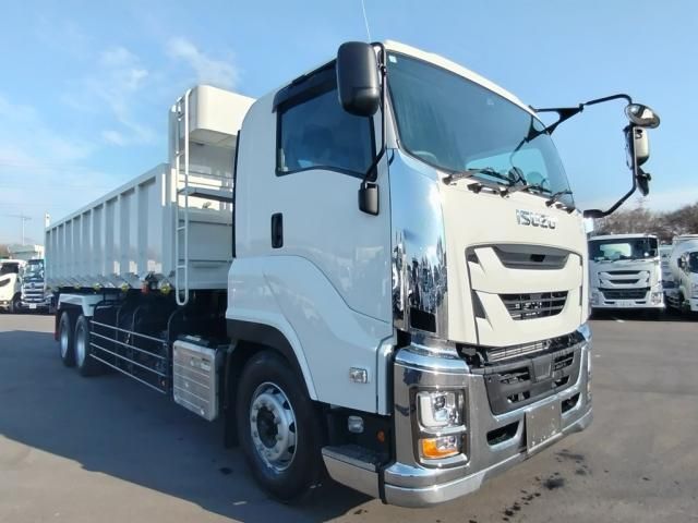ISUZU GIGA 2023
