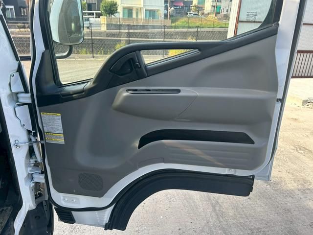 MITSUBISHI CANTER 2017