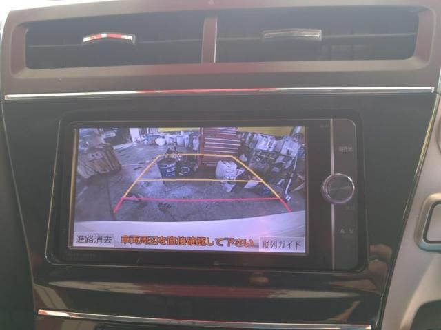 TOYOTA PRIUS Alpha 2015