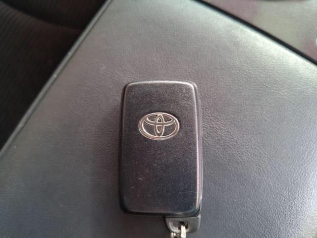 TOYOTA PRIUS Alpha 2015