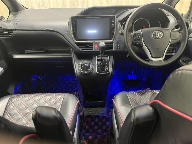 TOYOTA VOXY 2014