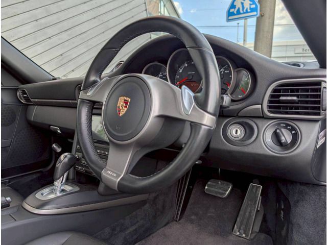 PORSCHE PORSCHE 911 2010