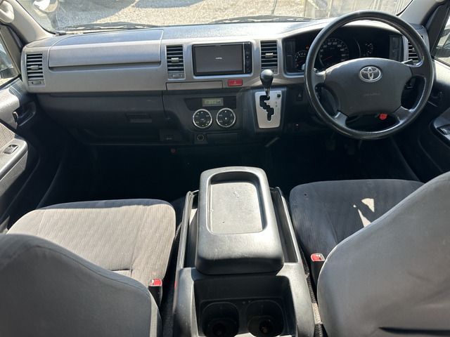 TOYOTA HIACE van 4WD 2010