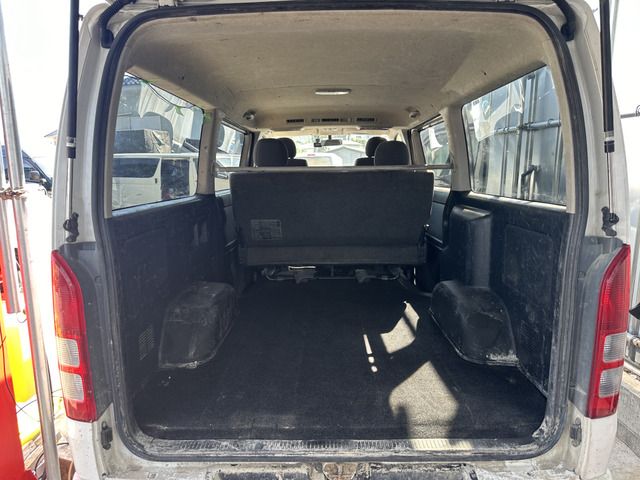TOYOTA HIACE van 4WD 2010