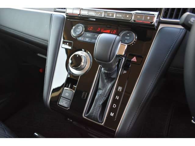 MITSUBISHI DELICA D:5 4WD 2025