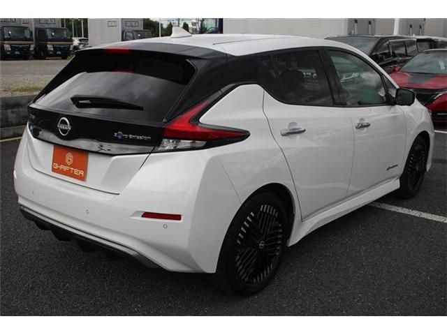 NISSAN LEAF 2022