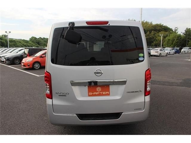 NISSAN NV350 CARAVAN 2018