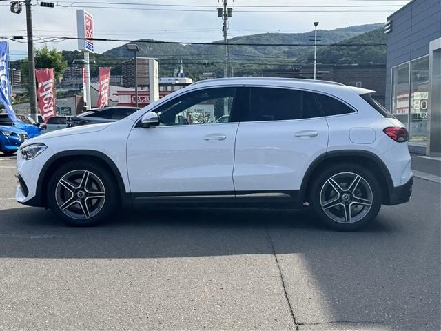 MERCEDES BENZ MERCEDES BENZ GLA class 2020