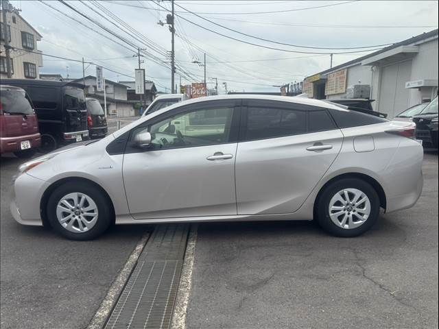 TOYOTA PRIUS 2016