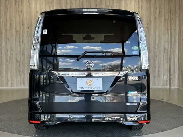 NISSAN SERENA  S-HYBRID 2014