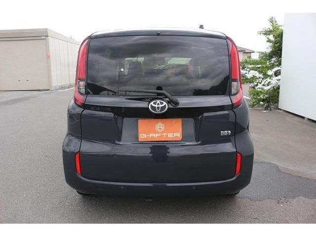 TOYOTA SIENTA HYBRID 2022