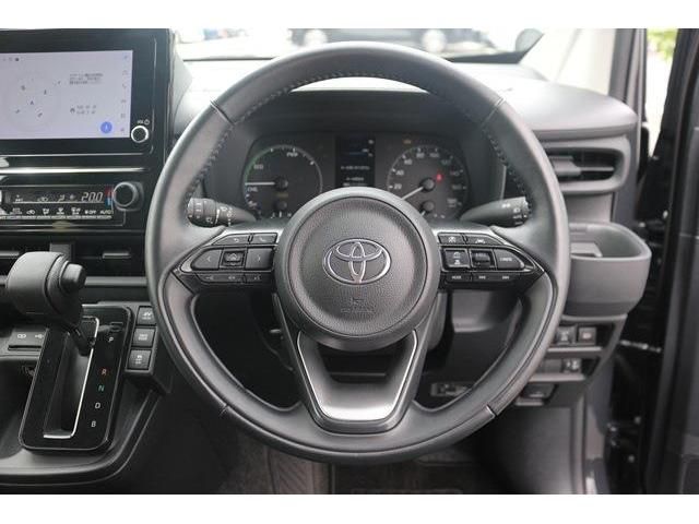 TOYOTA SIENTA HYBRID 2022