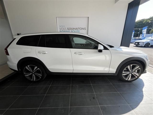 VOLVO VOLVO V60 CROSS COUNTRY 2020