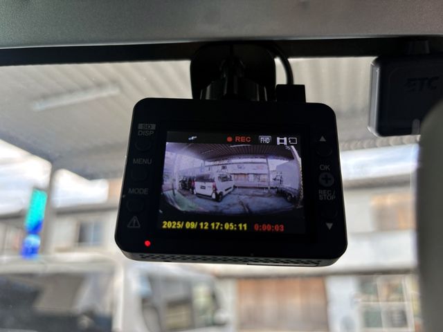 DAIHATSU HIJET truck 4WD 2012