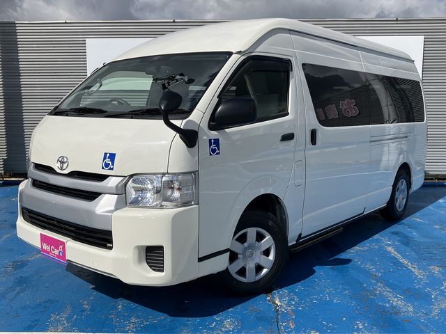 TOYOTA HIACE COMMUTER 4WD 2019
