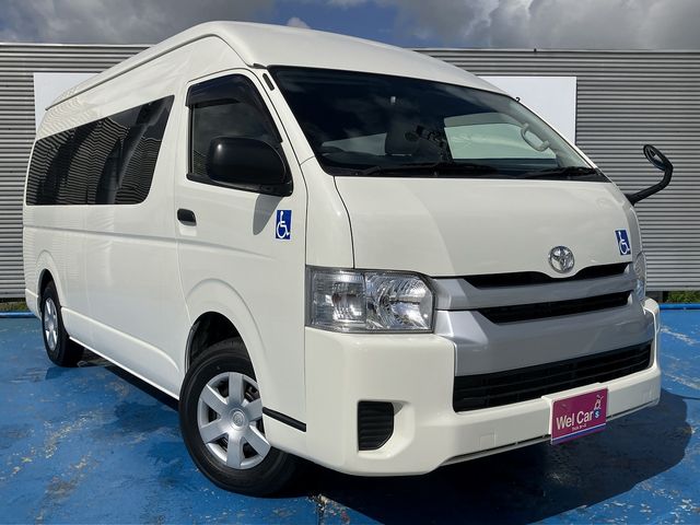 TOYOTA HIACE COMMUTER 4WD 2019