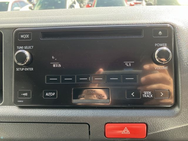 TOYOTA HIACE COMMUTER 4WD 2019