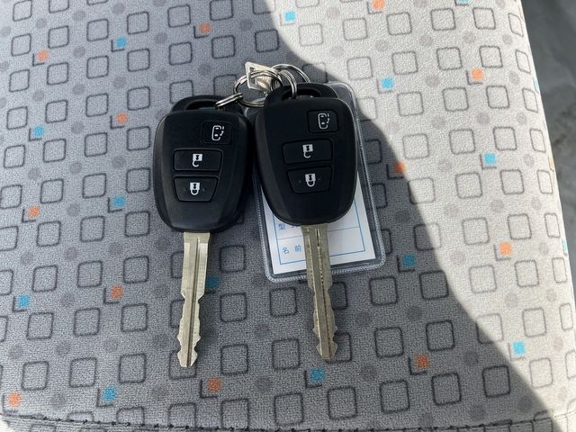 TOYOTA HIACE COMMUTER 4WD 2019