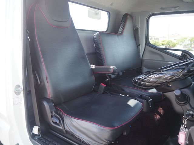 MITSUBISHI CANTER 2020