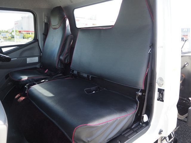 MITSUBISHI CANTER 2020