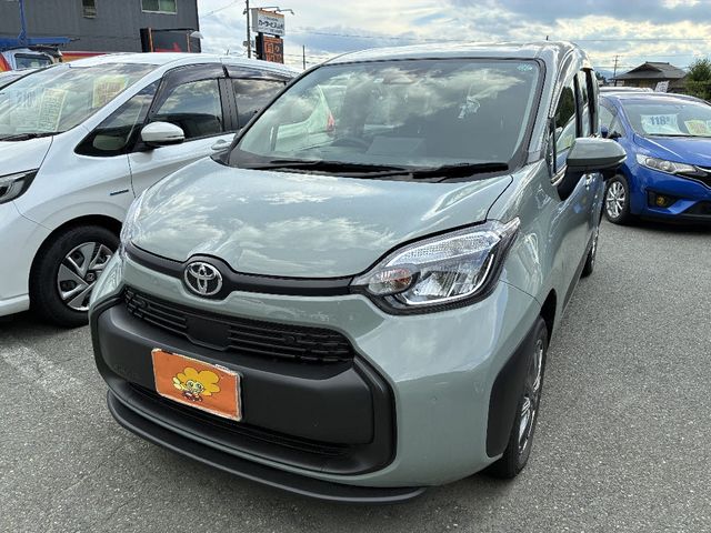 TOYOTA SIENTA HYBRID 2023