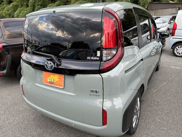 TOYOTA SIENTA HYBRID 2023