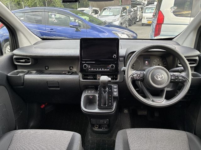 TOYOTA SIENTA HYBRID 2023