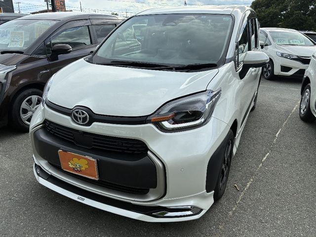 TOYOTA SIENTA HYBRID 2022