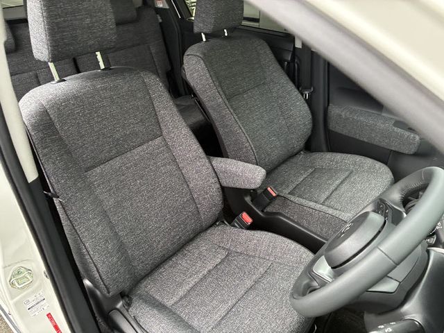 TOYOTA SIENTA HYBRID 2022