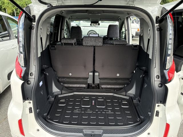 TOYOTA SIENTA HYBRID 2022