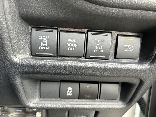 TOYOTA SIENTA HYBRID 2022