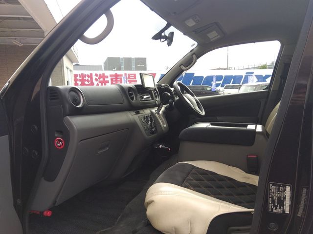 NISSAN NV350 CARAVAN 4WD 2013