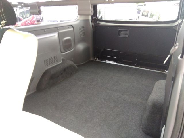 NISSAN NV350 CARAVAN 4WD 2013