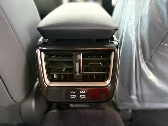 TOYOTA CROWN ESTATE 4WD 2025