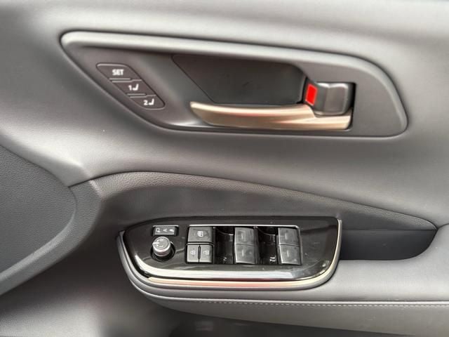 TOYOTA CROWN ESTATE 4WD 2025