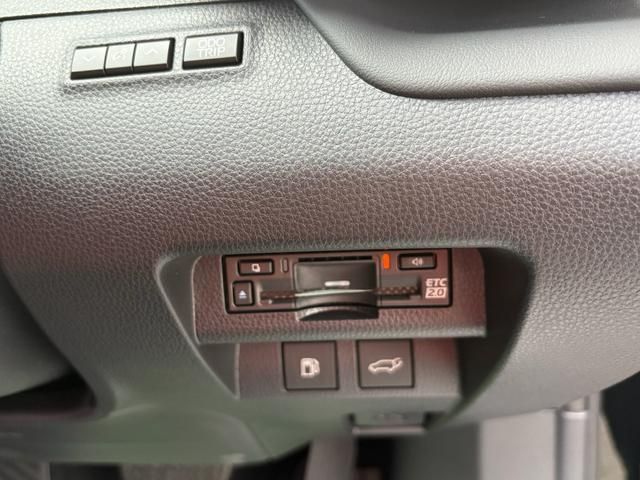 TOYOTA CROWN ESTATE 4WD 2025