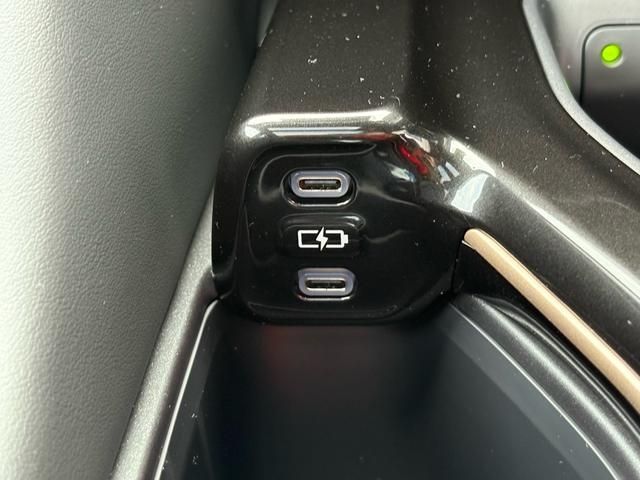 TOYOTA CROWN ESTATE 4WD 2025