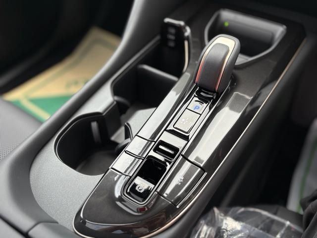 TOYOTA CROWN ESTATE 4WD 2025