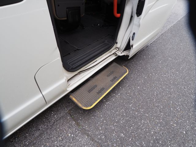 NISSAN NV200 VANETTE van 2012