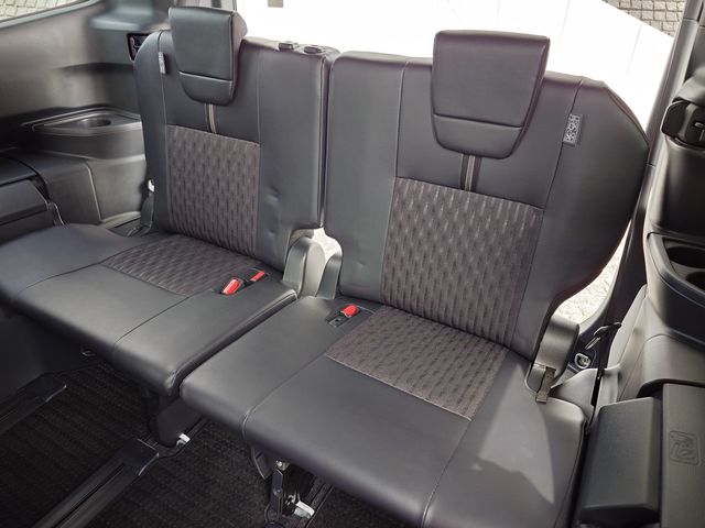 TOYOTA NOAH HYBRID 2023